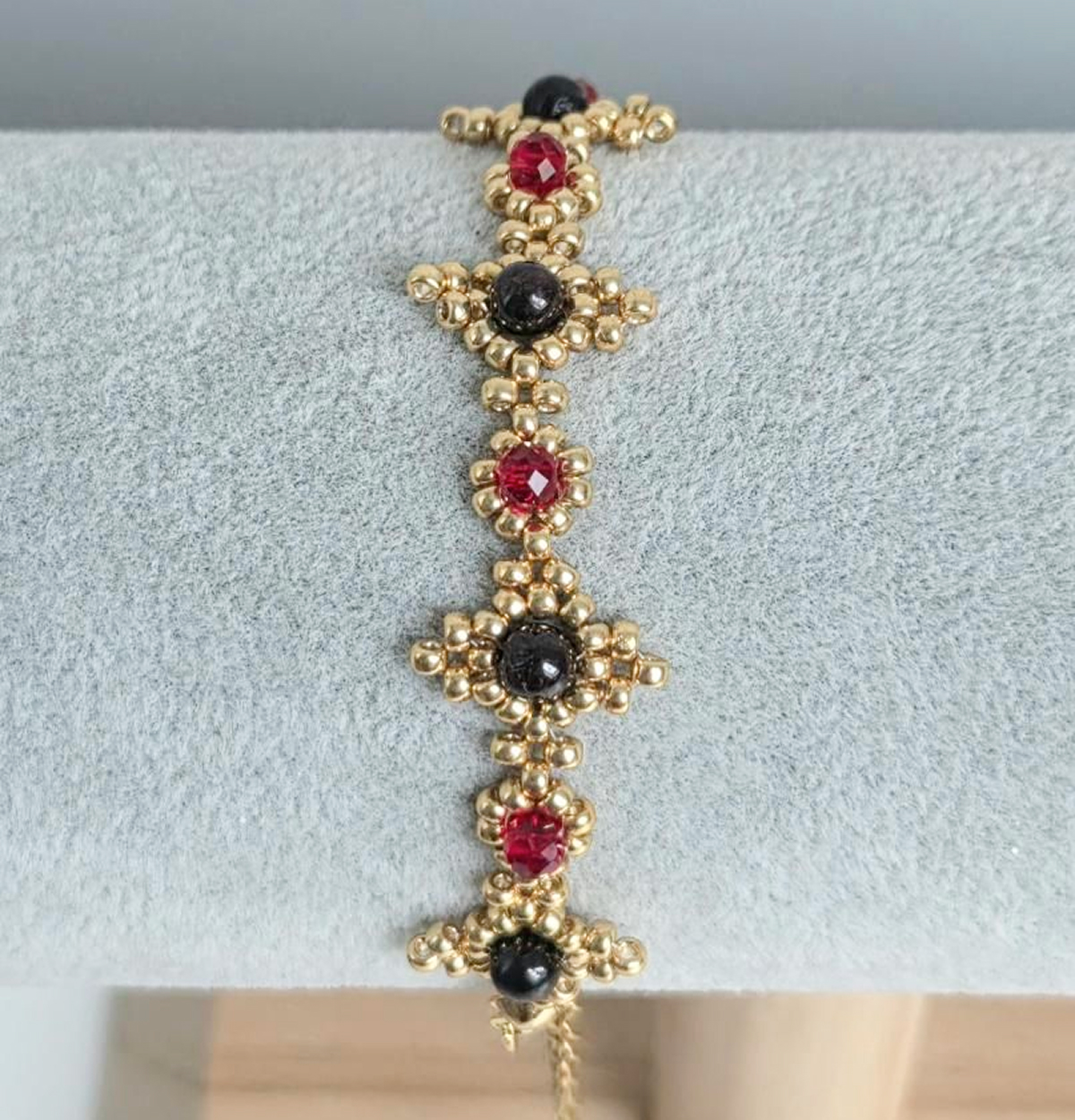 Bracelet en grenat naturelle et perles Miyuki