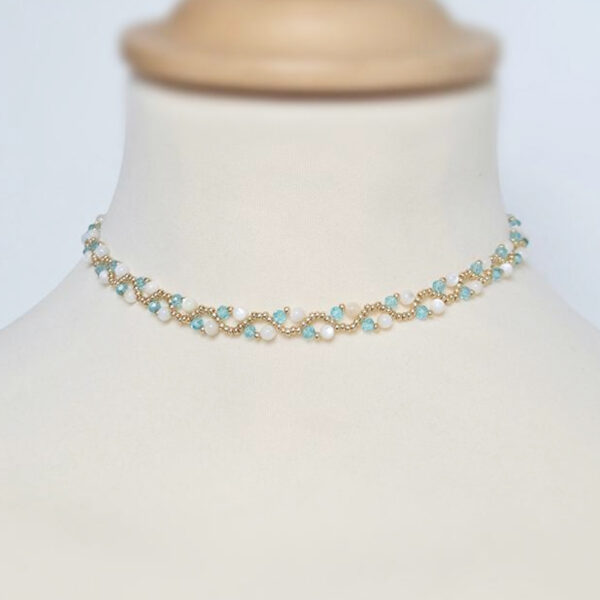 Collier de perles nacrées naturelles