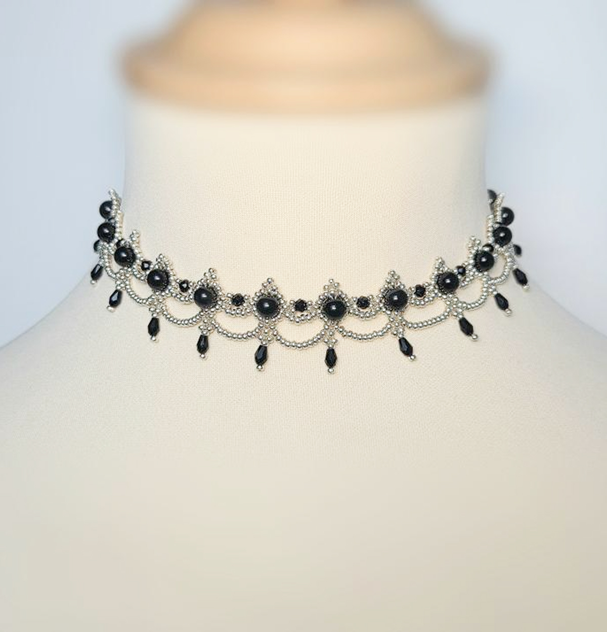 Choker victorien en obsidienne noire et rocailles Miyuki