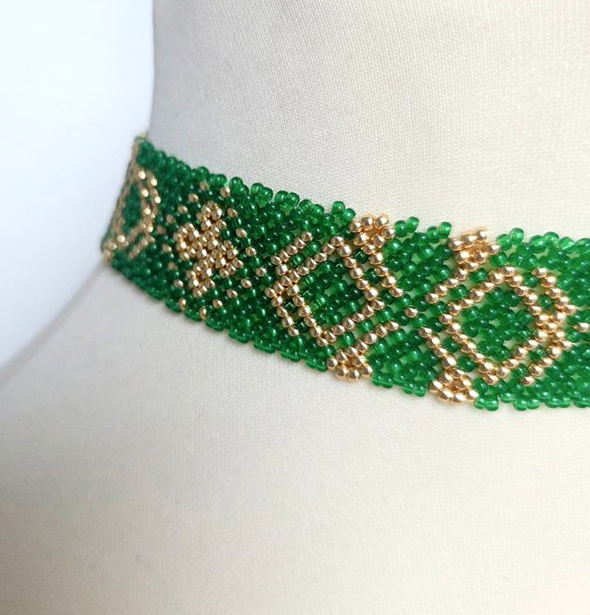 Détail du motif inspiré des ornements ukrainiens