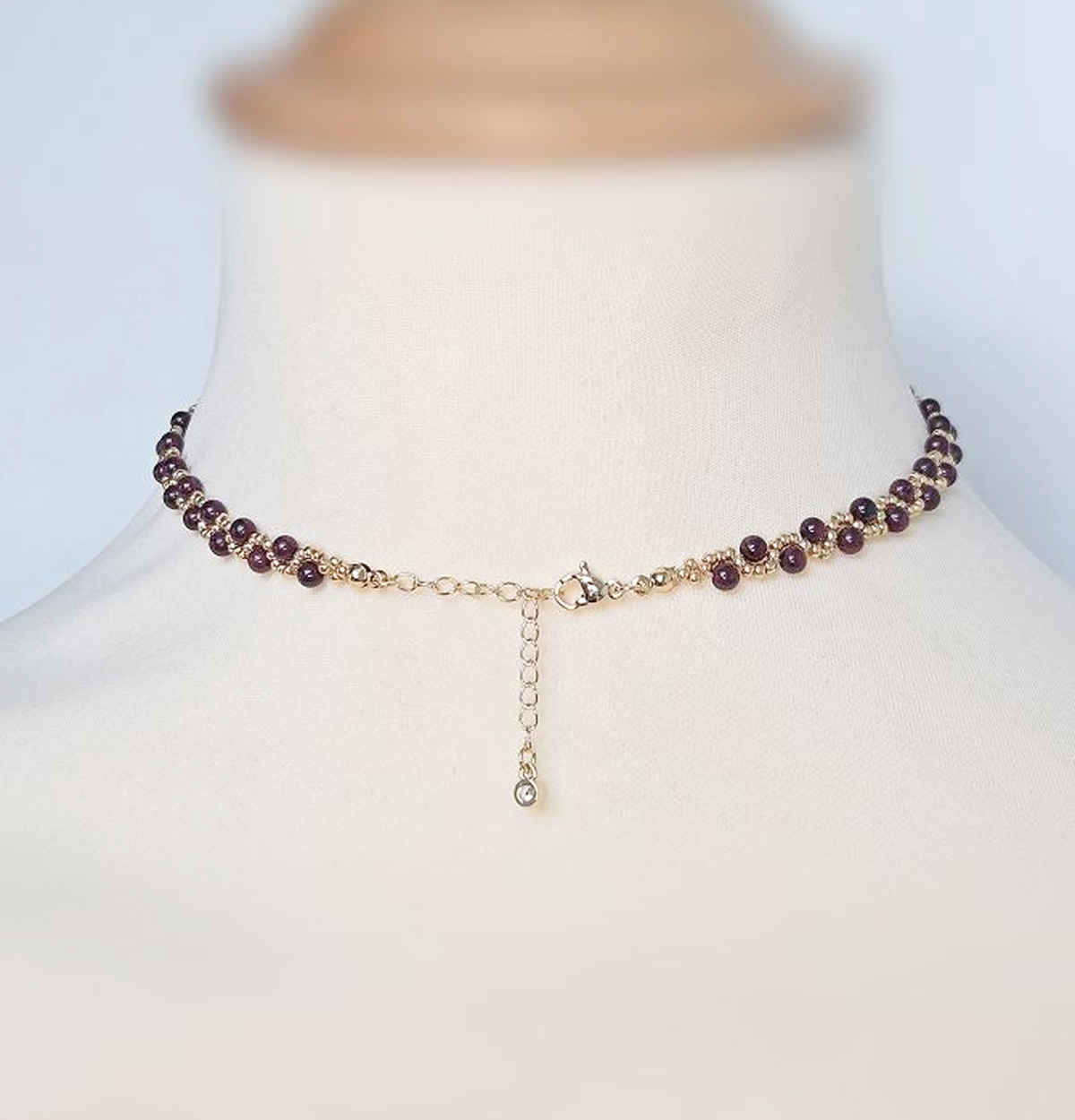 bijou artisanal en grenat et perles japonaises