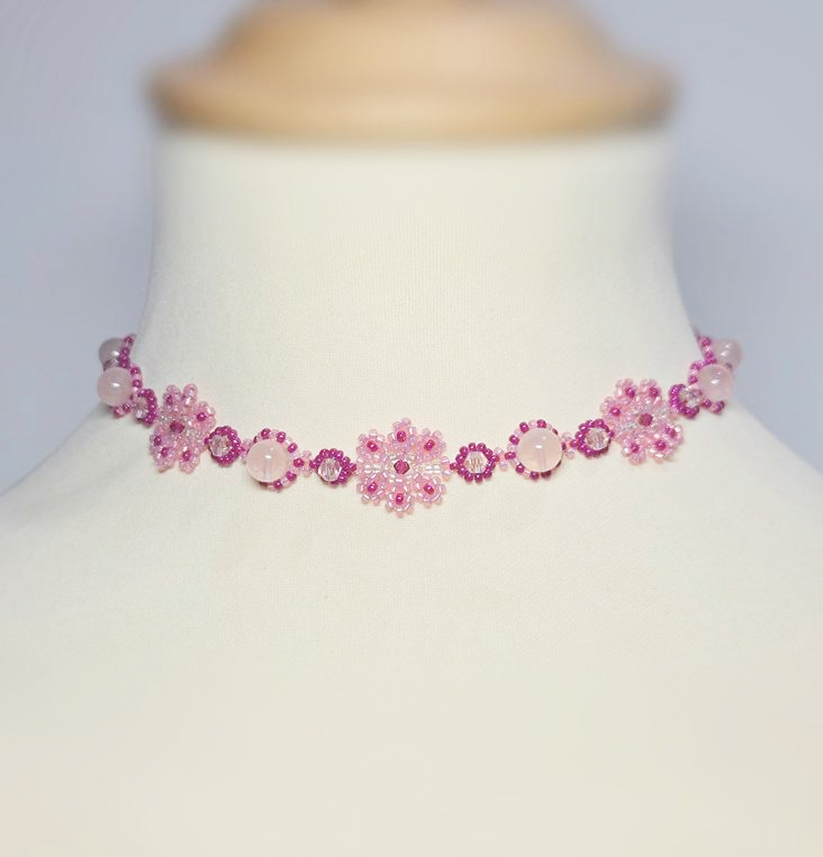 collier en quartz rose et perles Miyuki fait main