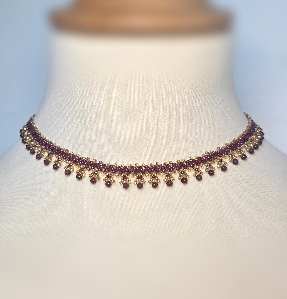 Collier Prettiest of All en perles japonaises Miyuki et grenats naturels