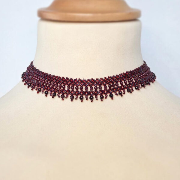 Choker Perséphone en grenat naturel et perles Miyuki bordeaux, ras-de-cou large fait main